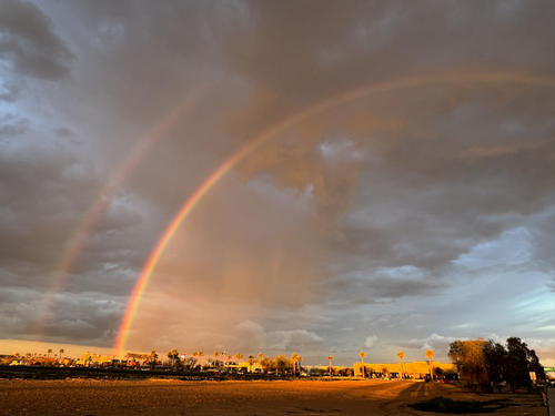 ２月21日、ドジャースのキャンプ地上空に出来た巨大な虹（撮影・菅敏）