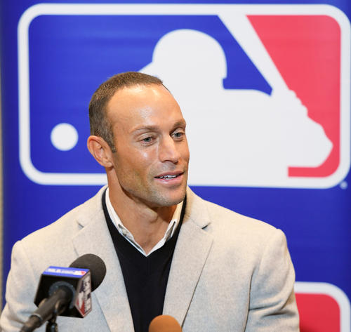 ＭＬＢウインターミーティングの会見で記者の質問に答えるフィリーズ・キャプラー監督（撮影・菅敏＝２０１７年１２月１２日）