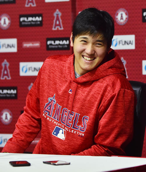 笑顔を見せるエンゼルス大谷（2018年9月25日撮影）