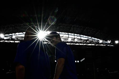 5月9日、ダイヤモンドバックス対ドジャース　試合前練習を終えたドジャース大谷翔平は球場に差し込む光を浴びながら引き揚げる（撮影・滝沢徹郎）