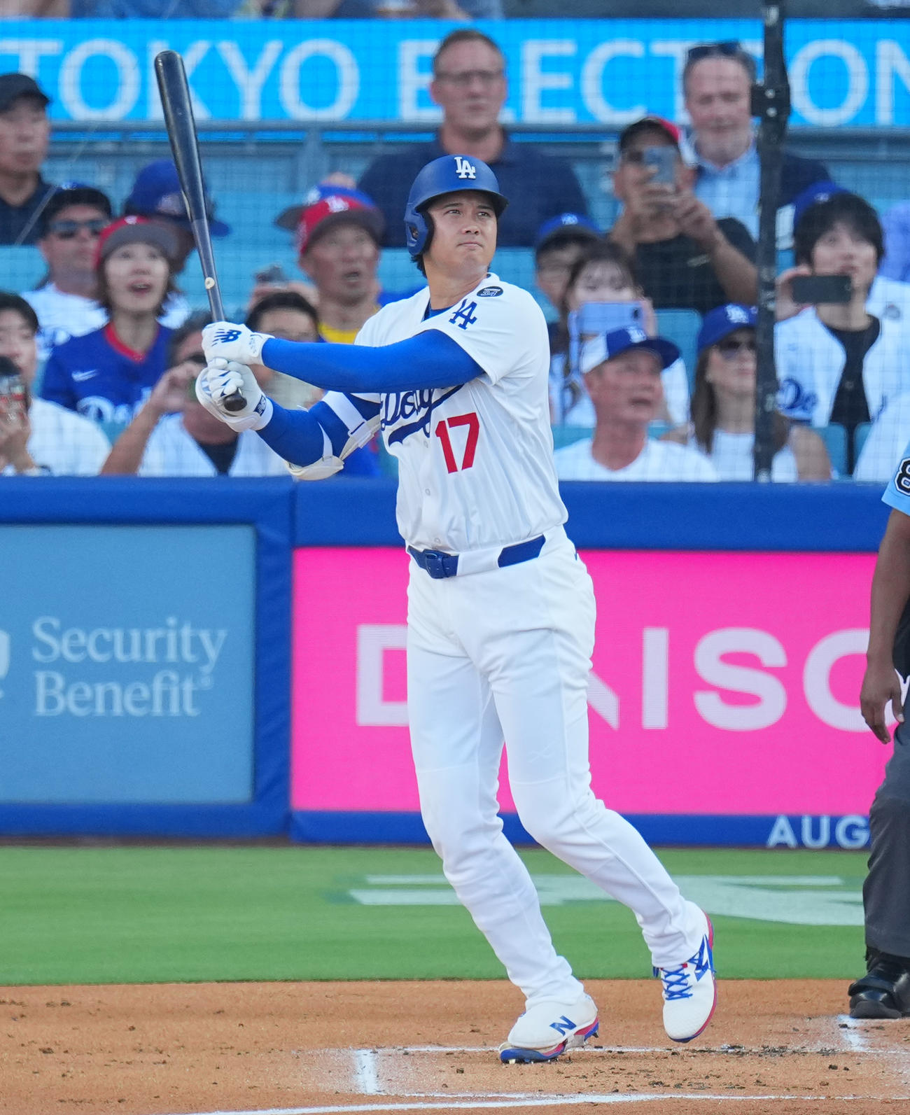 8月27日のレッズ戦で1回、左飛に倒れる大谷（撮影・菅敏）