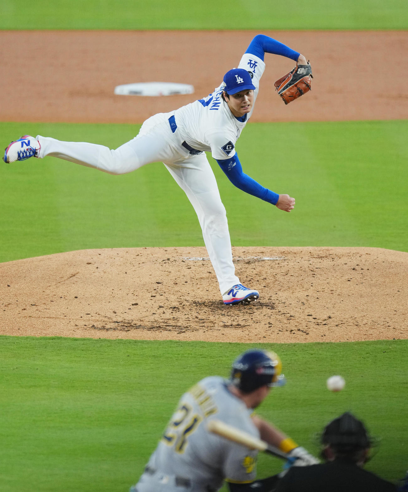 ドジャース対ブルワーズ　2回、力投するドジャース大谷（撮影・菅敏）