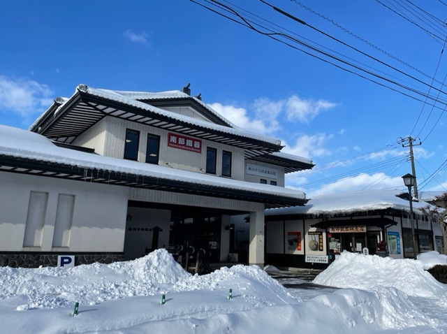 エンゼルス大谷の展示コーナーがある「奥州市伝統産業会館」（撮影・福島良一）