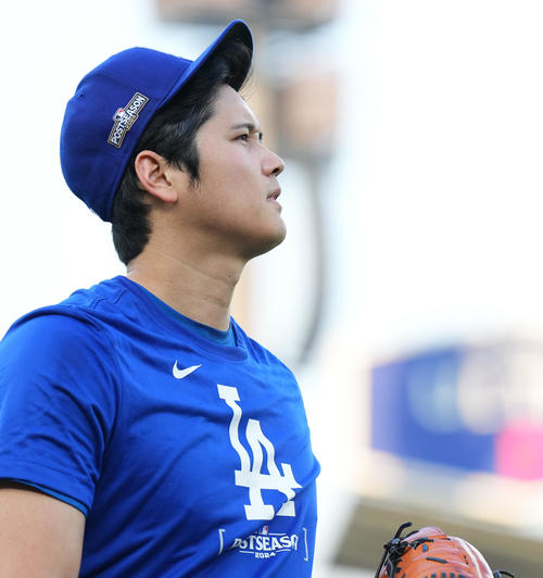 デビジョンシリーズ前日練習を終え、引き揚げるドジャース大谷（撮影・菅敏）