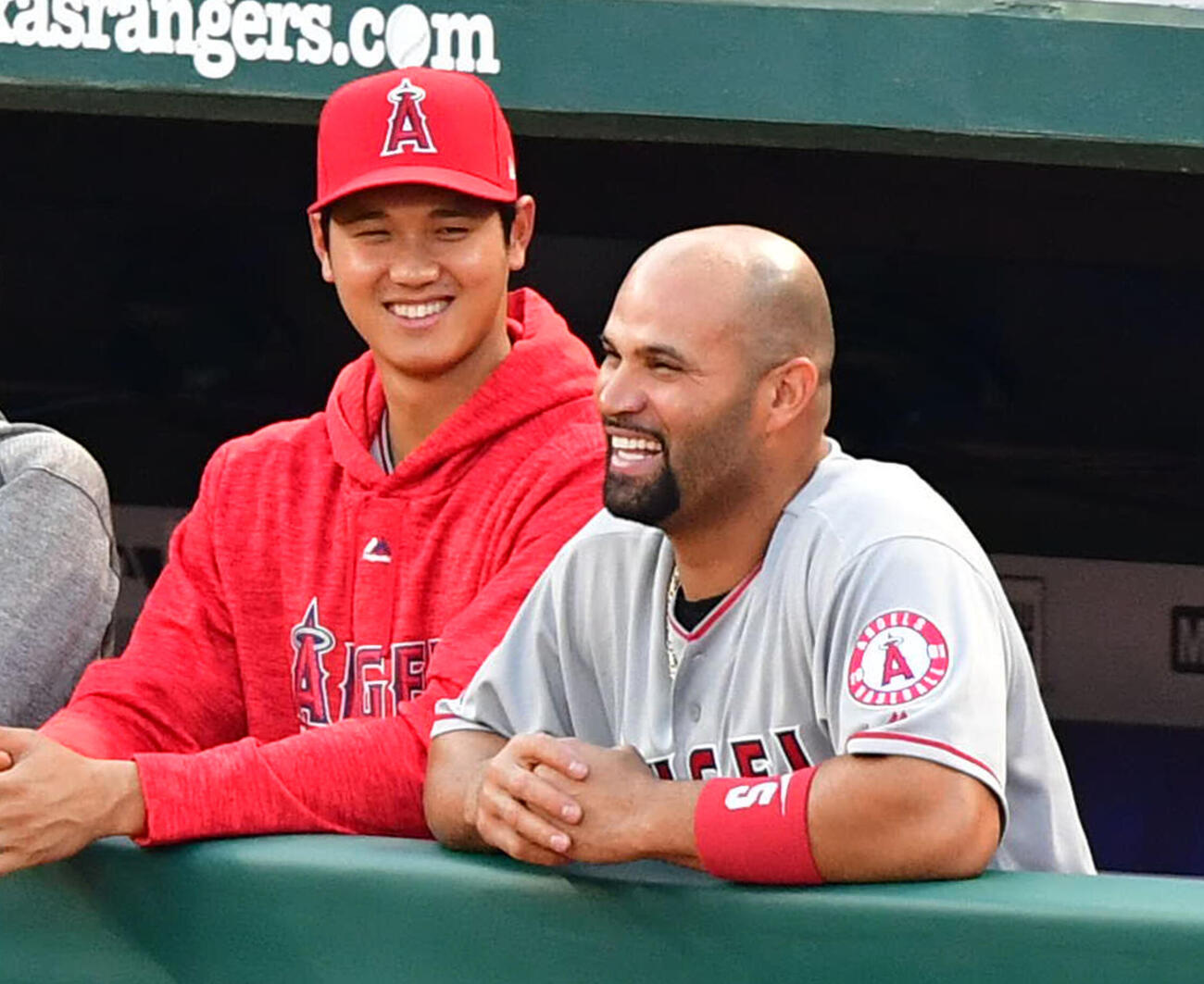 大谷翔平と談笑する現役時代のプホルス監督（2018年撮影）