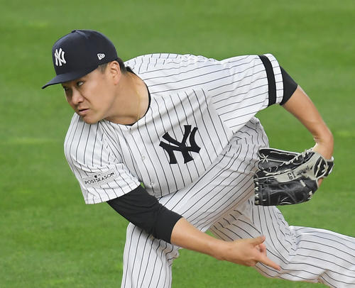17年、ヤンキースタジアムで力投する田中