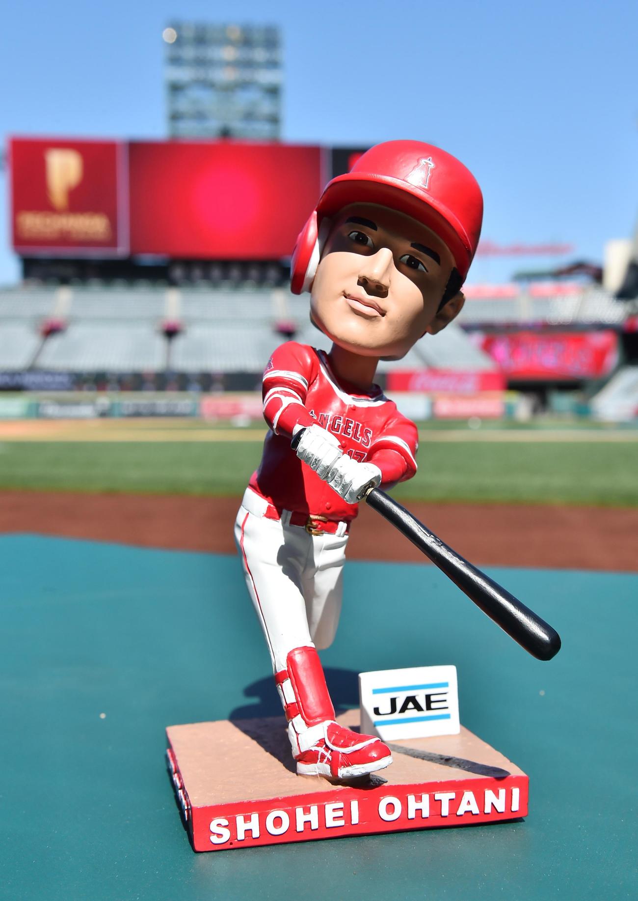 エンゼルス大谷翔平ボブルヘッド人形（2019年4月23日、撮影・菅敏）