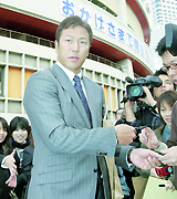 広島からFA宣言した黒田(共同)