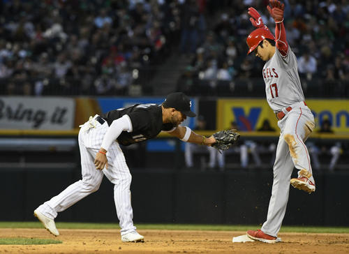 3回、二盗失敗の大谷(AP)