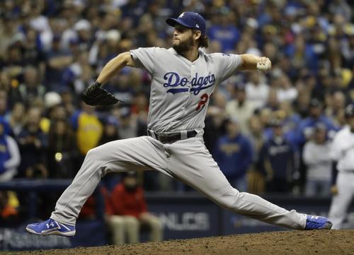 9回に登板し無失点に抑えたドジャースのカーショー(AP)