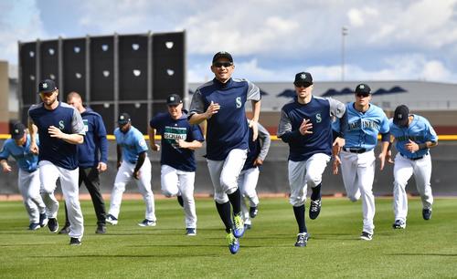 イチローがキャンプイン 日本人メジャー写真速報 ｍｌｂライブ速報 日刊スポーツ