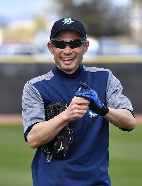 イチローがキャンプイン 日本人メジャー写真速報 ｍｌｂライブ速報 日刊スポーツ