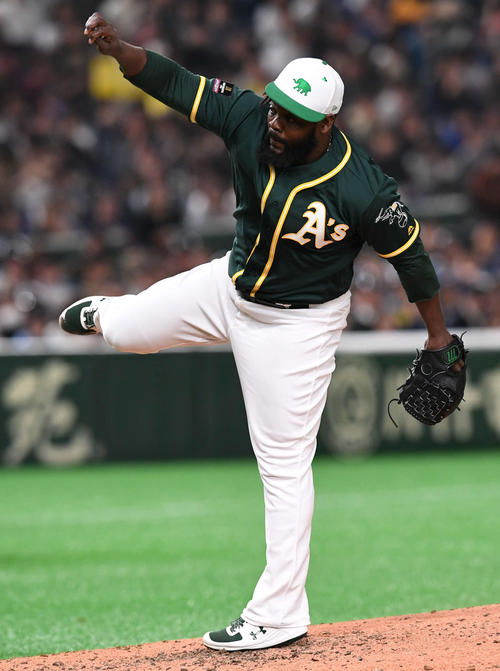 日本ハム対アスレチックス アスレチックス4番手で登板したロドニー(撮影・山崎安昭)
