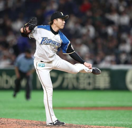 日本ハム対アスレチックス 7回に登板の宮西(撮影・黒川智章)