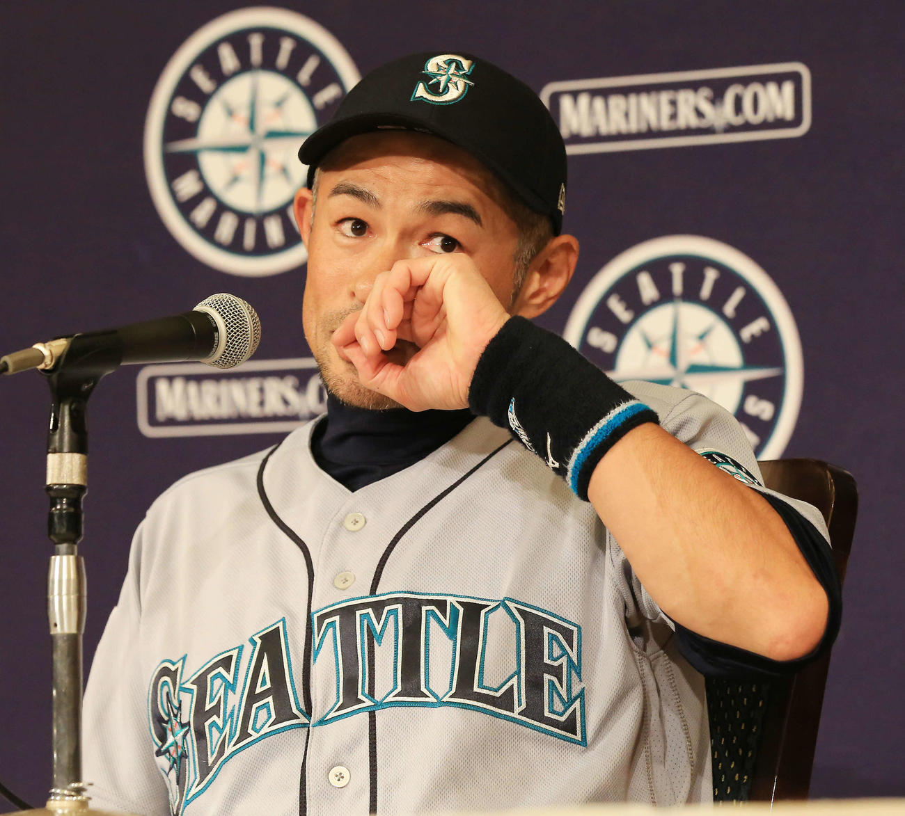 試合後に引退会見を行うマリナーズ・イチロー（撮影・江口和貴）