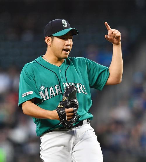 レッドソックスとの本拠地デビュー戦で2回、投球後に球審にアピールするマリナーズ菊池（撮影・菅敏）