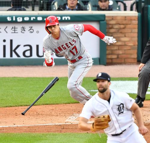 タイガース対エンゼルス　3回表エンゼルス1死二、三塁、遊ゴロに倒れるも三塁走者が生還し、打点をマークするエンゼルス大谷。投手はノリス（撮影・菅敏）