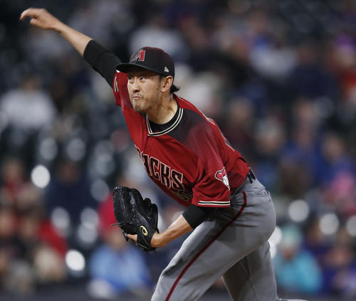 6回、3番手で登板したダイヤモンドバックス平野（AP）