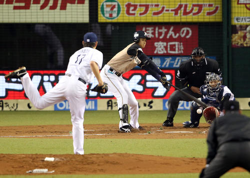 3月30日、対戦する日本ハム大谷と西武菊池