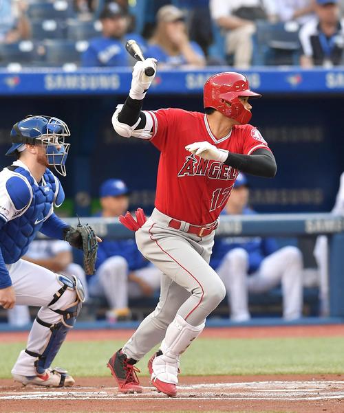 ブルージェイズ対エンゼルス　1回表エンゼルス2死、遊ゴロに倒れるエンゼルス大谷（撮影・菅敏）