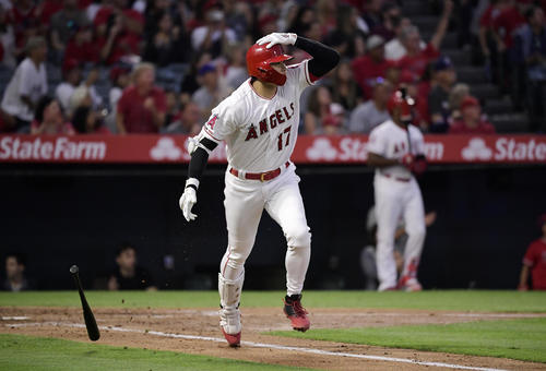 3回、10号2ランを放った大谷（AP）