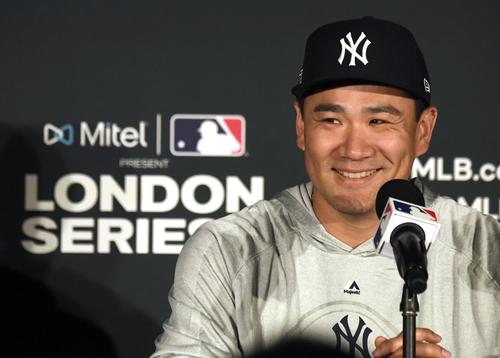 ロンドンシリーズの初戦に先発するヤンキース田中は、前日会見で抱負を話す（撮影・菅敏）