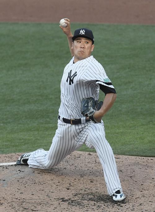レッドソックスとのロンドンシリーズ初戦に先発し、2／3回を投げ4安打6失点のヤンキース田中（撮影・菅敏）