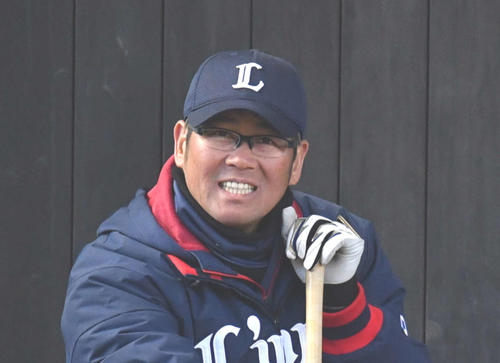 森慎二投手コーチ（17年2月11日撮影）
