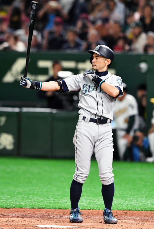 打席で構えるイチロー氏（2019年3月21日撮影）