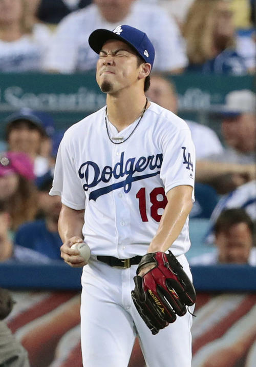 2回、エンゼルス大谷に先制打を許し悔しがるドジャース前田（共同）