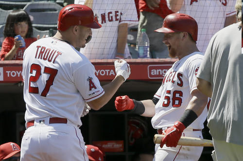 大谷に代わってDHに起用され、6回に本塁打を放ったエンゼルス・トラウト（27）（AP）
