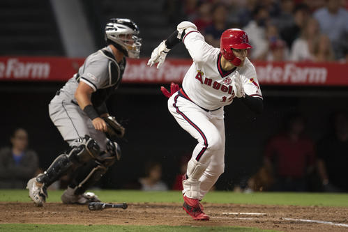 3回、二塁に適時内野安打を放つエンゼルス大谷