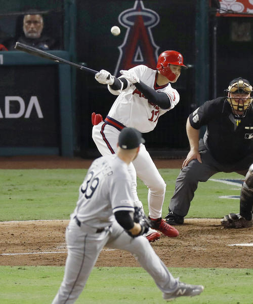 7回、二ゴロに倒れるエンゼルス大谷(共同)