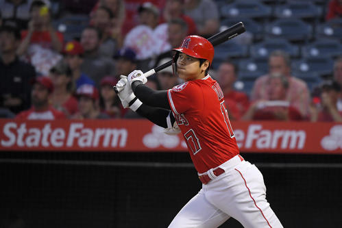 1回、中二塁打を放ったエンゼルス大谷（AP）