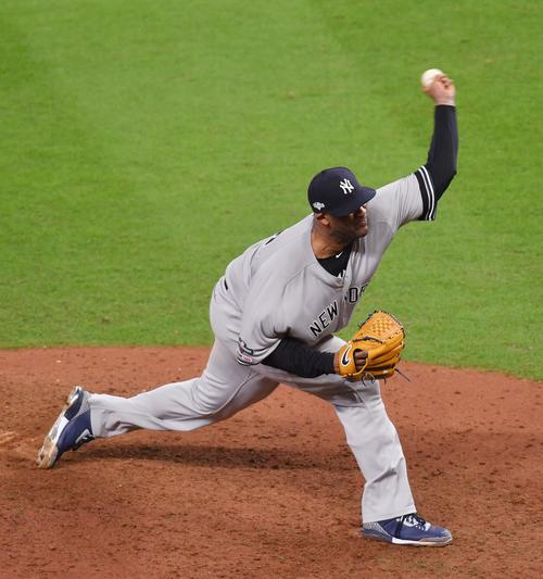 リーグ優勝決定シリーズ・アストロズ対ヤンキース第2戦、10回に登板したヤンキース・サバシア（撮影・菅敏）