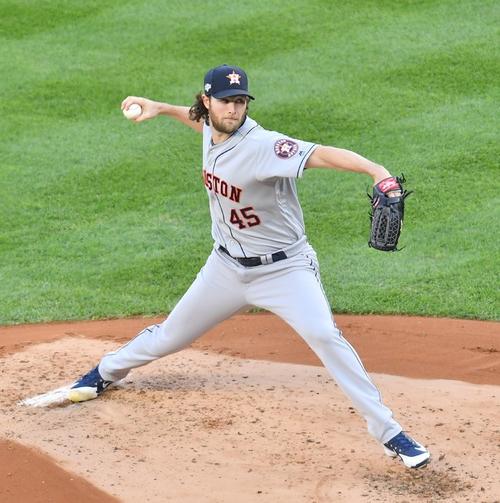 ヤンキースとのリーグ優勝決定シリーズで力投するアストロズ・コール（19年10月15日撮影）