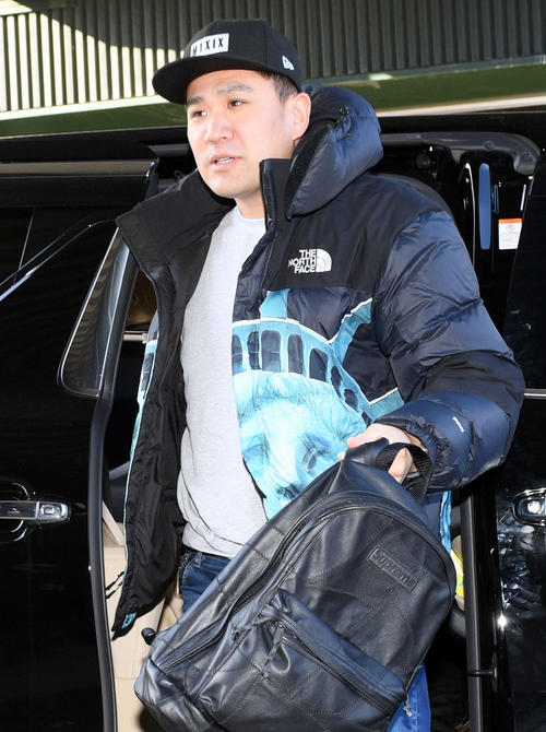 楽天生命パークに到着したヤンキース田中（撮影・滝沢徹郎）