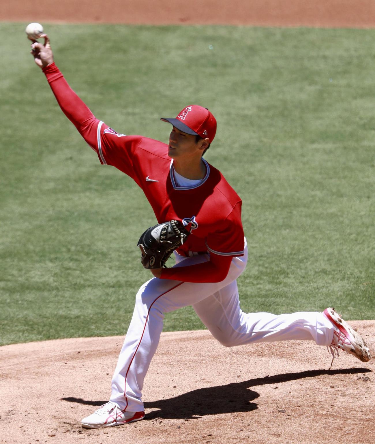 実戦形式に登板するエンゼルス大谷（共同）