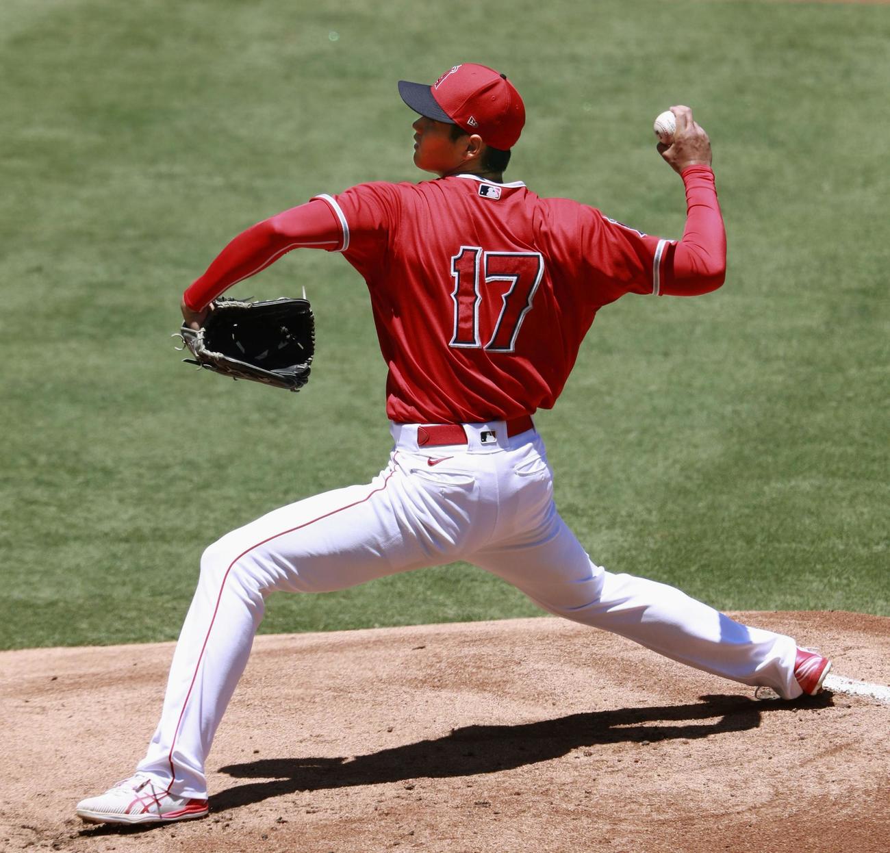 実戦形式に登板するエンゼルス大谷（共同）