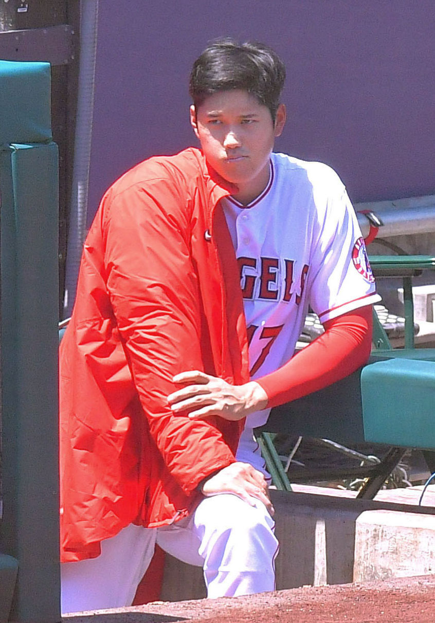 アストロズ戦の1回を投げ終えたエンゼルス・大谷（共同）