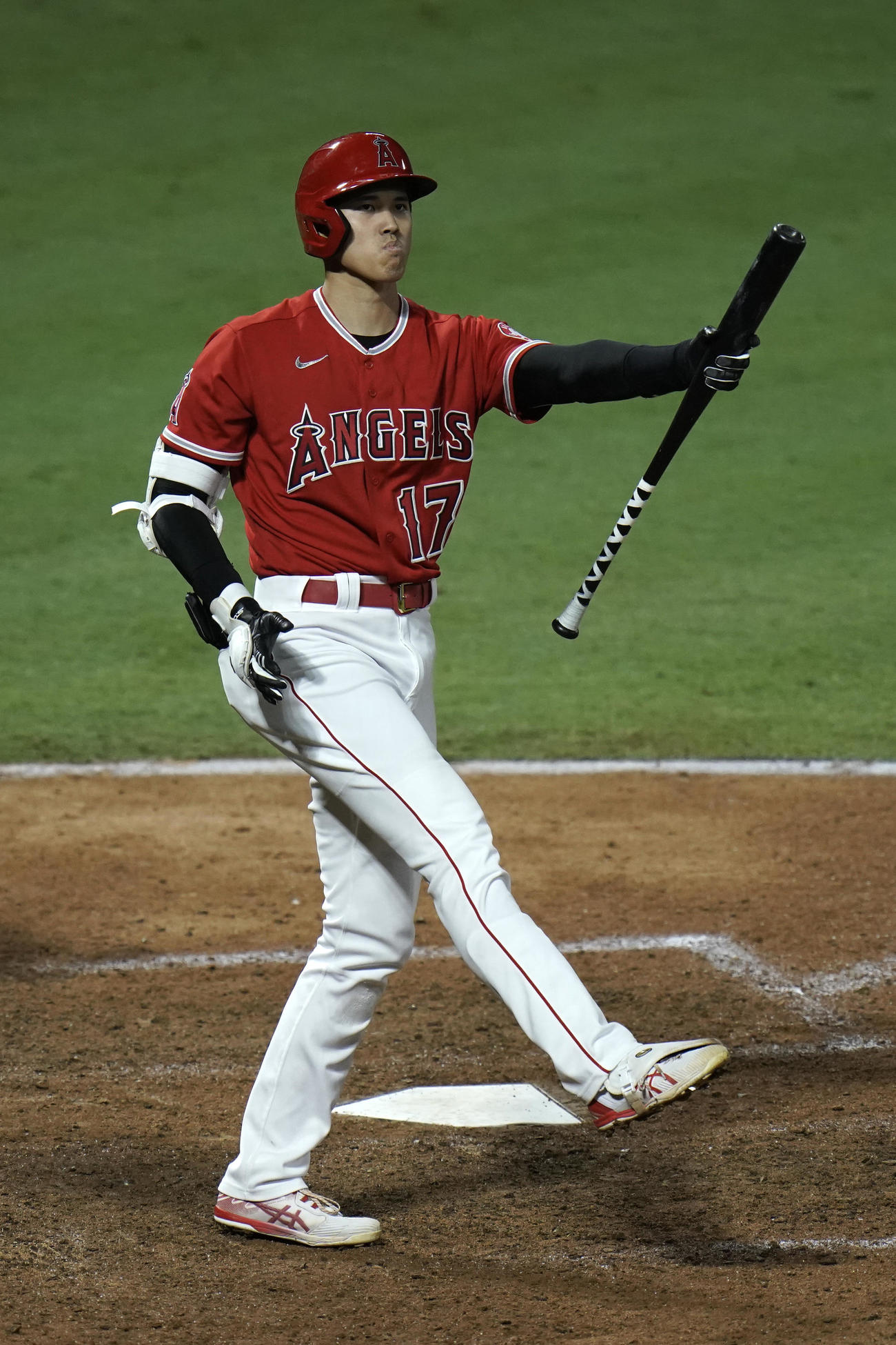 8回、第4打席の大谷（AP）