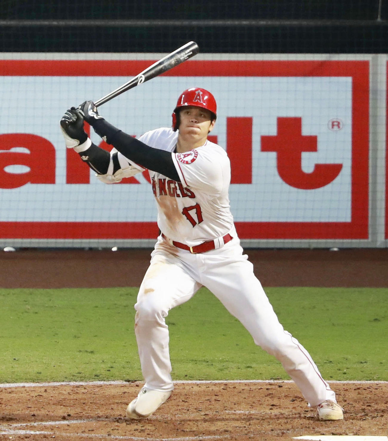 アストロズ戦の3回、左飛に倒れたエンゼルス大谷（共同）