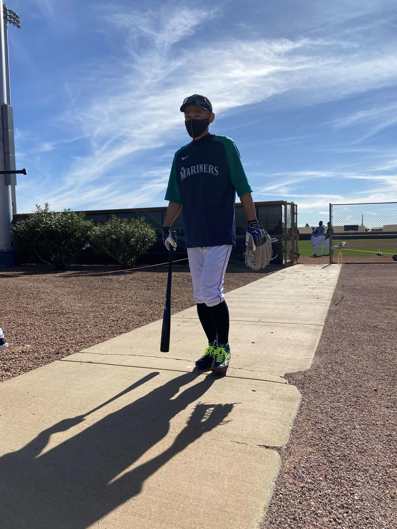 イチロー氏も、マスク姿でキャンプイン