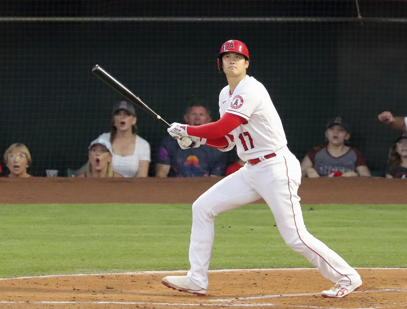タイガース戦の3回、22号2ランを放つエンゼルス大谷（共同）