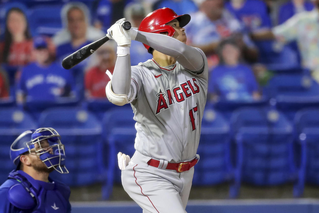 5回、今季3号ソロを放つ大谷（AP）