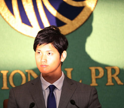 メジャーリーグ挑戦を表明する大谷翔平＝２０１７年11月11日