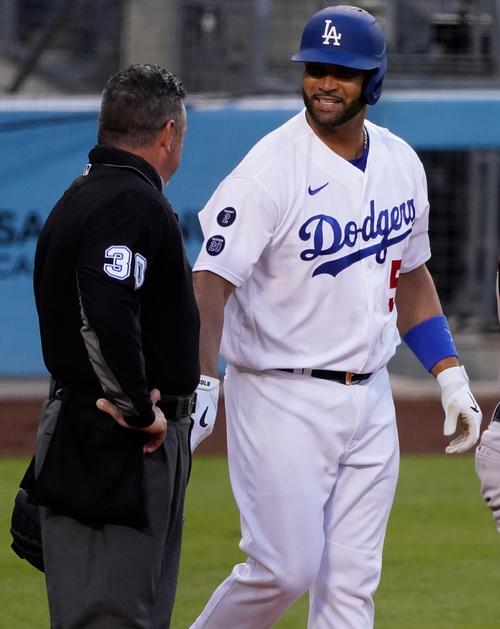 ドジャース・プホルスが勝利貢献「4番一塁」新天地デビュー戦で適時打