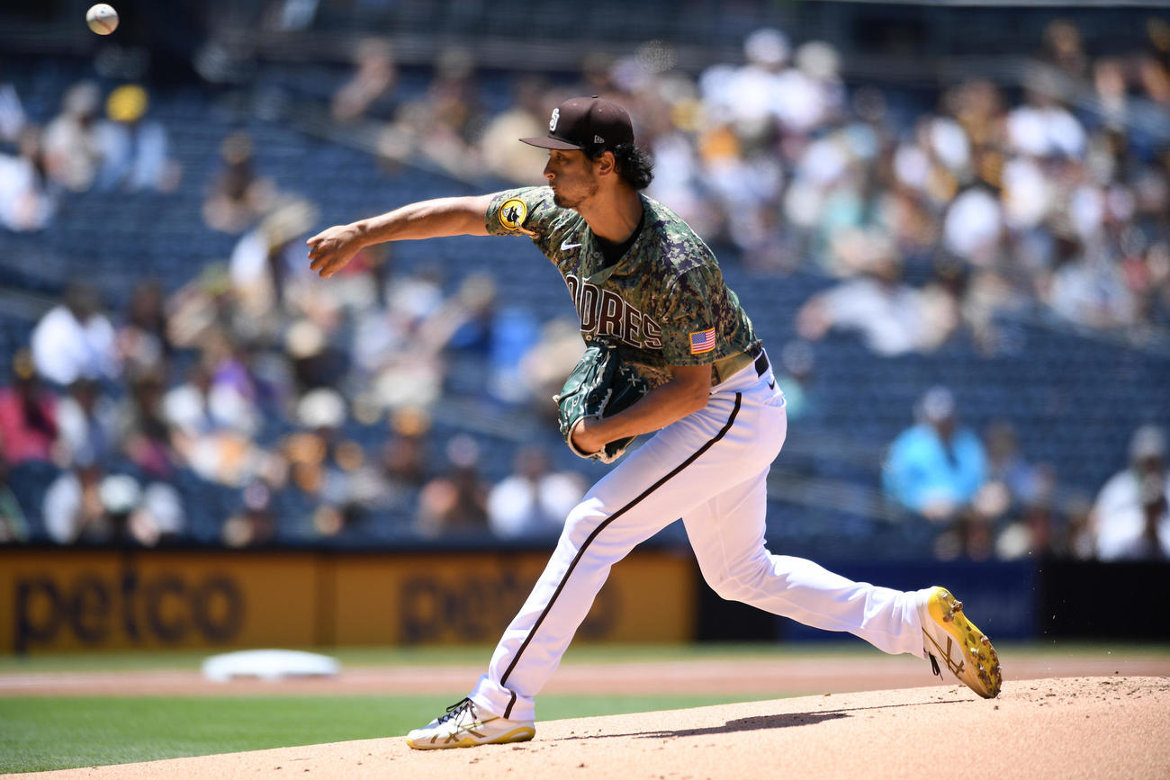ダルビッシュ ７回１失点で５勝目権利持って降板 迷彩柄ユニで好投 ｍｌｂ 日刊スポーツ