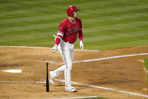 15号3ランを放った大谷（AP）
