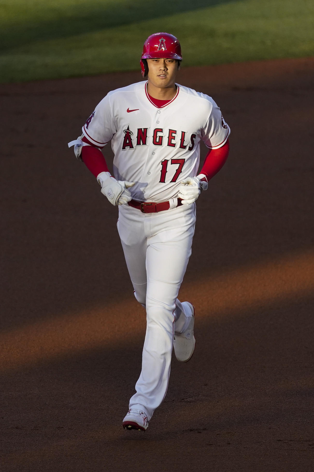 1回、先制の16号ソロを放った大谷（AP）